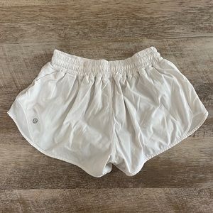 Lululemon Shorts Low-Rise Short 2.5”